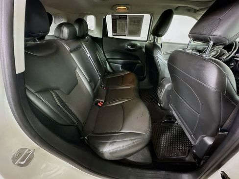 Used 2021 Jeep Compass Latitude w/ Sun and Sound Group AWD/4WD image 10