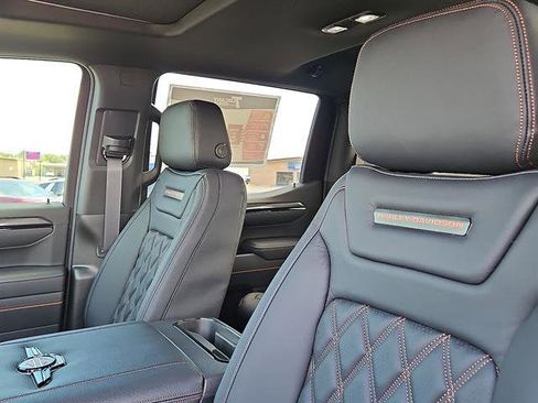 New 2025 GMC Sierra 1500 AT4 w/ AT4 Premium Package image 18