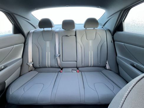 Used 2025 Hyundai Elantra SEL image 37