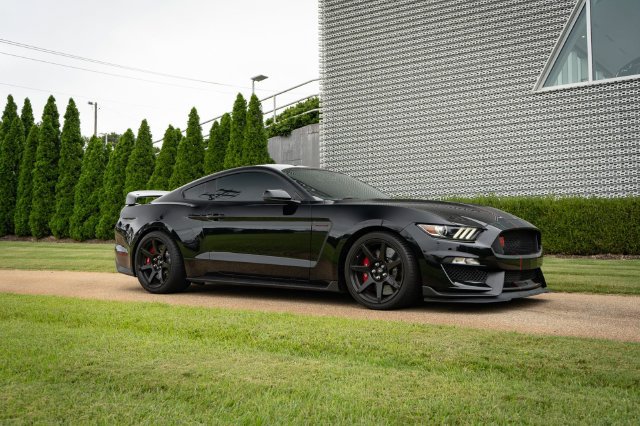 Used 2018 Ford Mustang Shelby GT350R w/ GT350R Equipment Group 920A RWD image 19