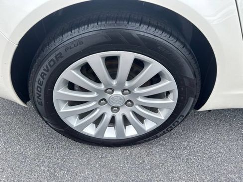 Used 2013 Buick Regal Premium FWD image 9