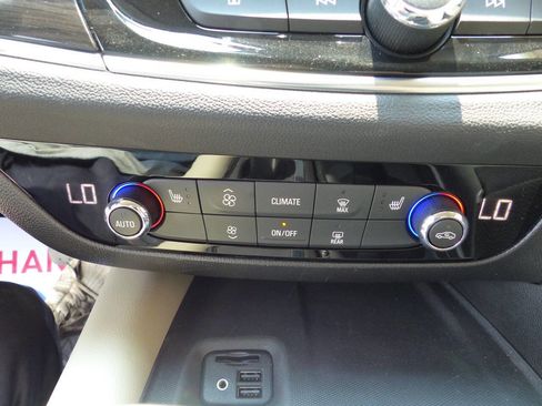 Used 2021 Buick Enclave Essence w/ Sound and Sites Package image 34