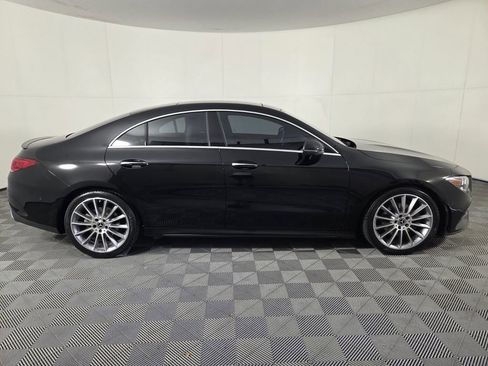 Used 2022 Mercedes-Benz CLA 250 image 4