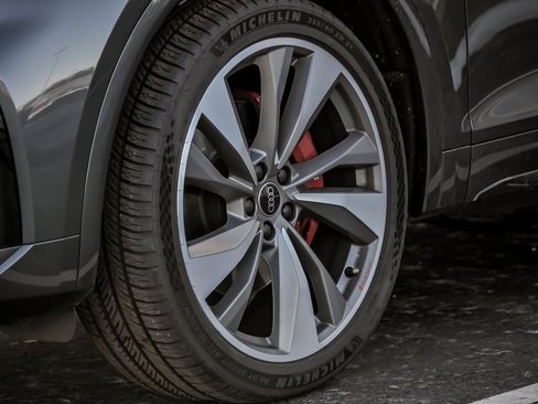 Used 2023 Audi SQ5 Premium Plus image 4