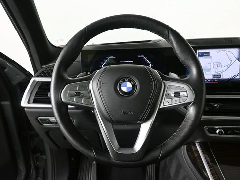 Used 2023 BMW X7 xDrive40i w/ Executive Package AWD/4WD image 2