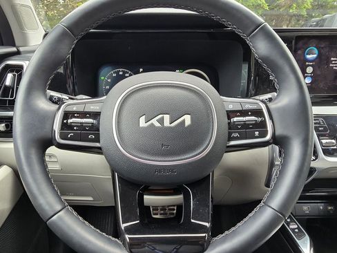 Certified 2023 Kia Sorento SX Prestige AWD/4WD image 16
