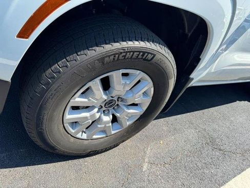 Certified 2022 Nissan Frontier SV AWD/4WD image 4