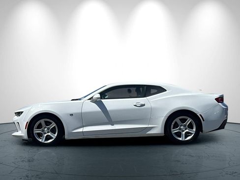 Used 2017 Chevrolet Camaro LT RWD image 7