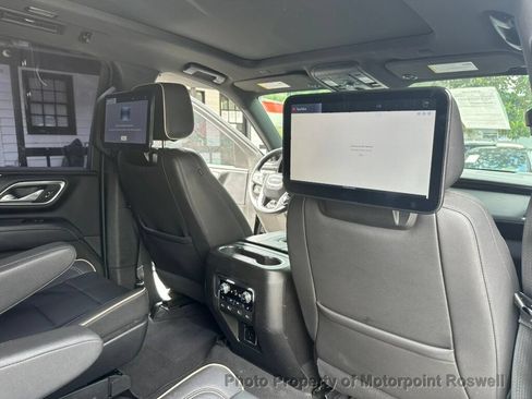 Used 2023 GMC Yukon XL SLT w/ SLT Premium Package RWD image 29
