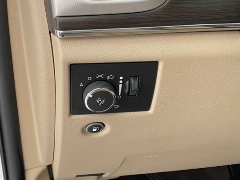 Used 2020 Jeep Grand Cherokee Summit w/ Platinum Series Group image 19