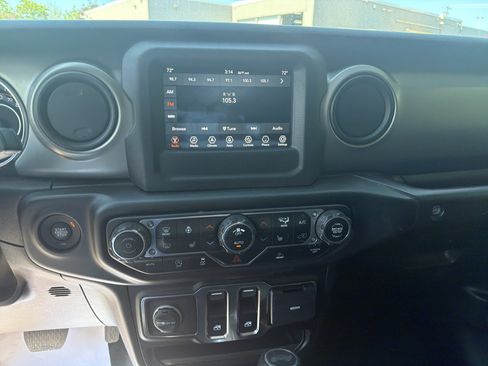 Used 2021 Jeep Wrangler Sport AWD/4WD image 14
