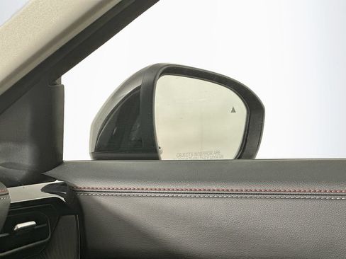 Certified 2025 Nissan Kicks SR AWD/4WD image 25