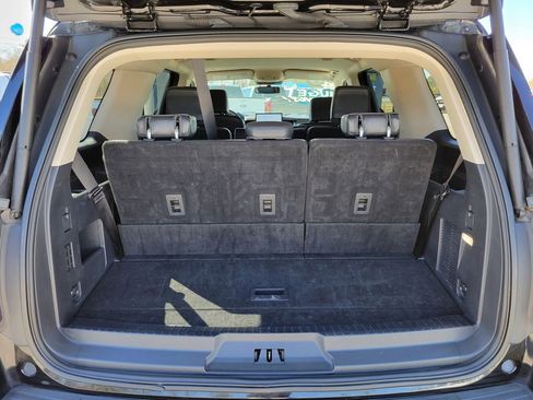 Used 2024 Ford Expedition XLT image 12