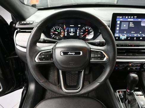 Used 2024 Jeep Compass Latitude w/ Convenience Group AWD/4WD image 27