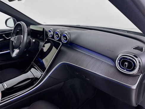 Used 2025 Mercedes-Benz C 300 4MATIC Sedan image 32