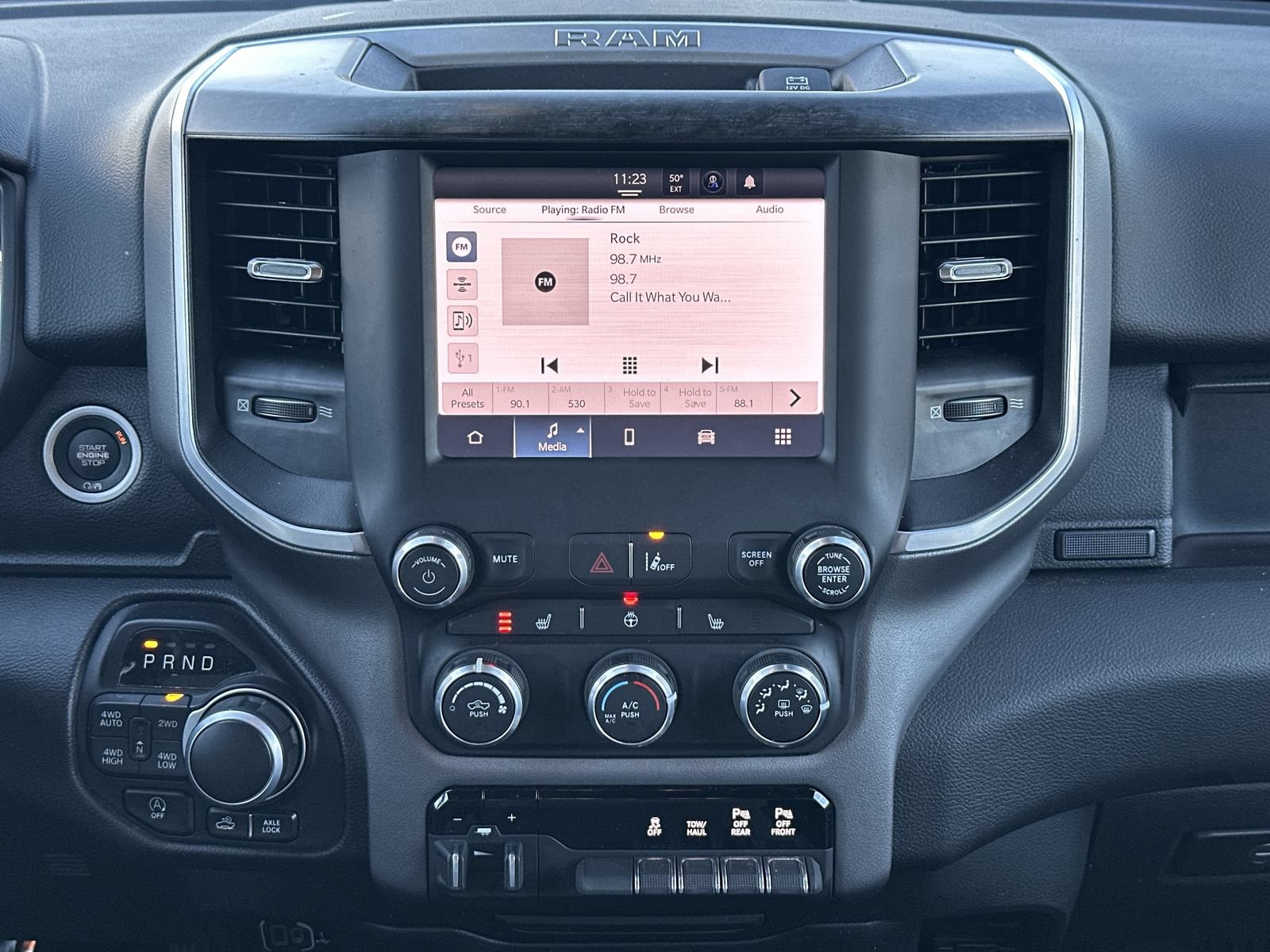 Used 2023 RAM 1500 Big Horn AWD/4WD image 25