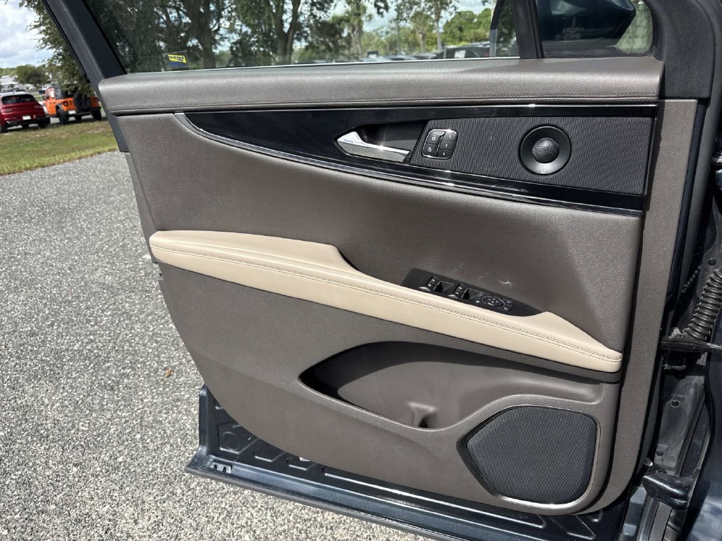 Certified 2021 Lincoln Nautilus Reserve AWD/4WD image 18