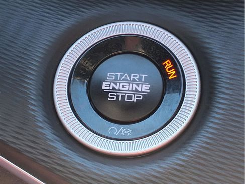 Used 2025 Jeep Grand Cherokee L Altitude image 16