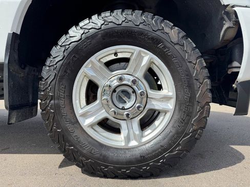 Used 2017 Ford F250 XLT AWD/4WD image 13