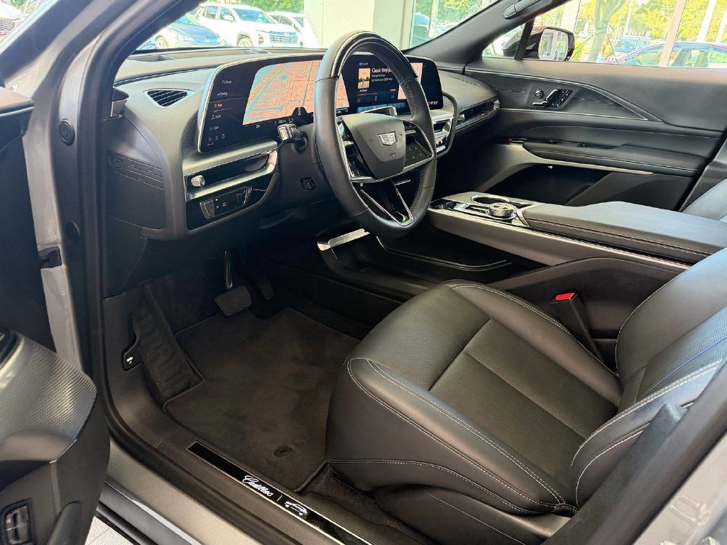 Used 2025 Cadillac Lyriq Sport w/ LPO, Floor Liner Package AWD/4WD image 11