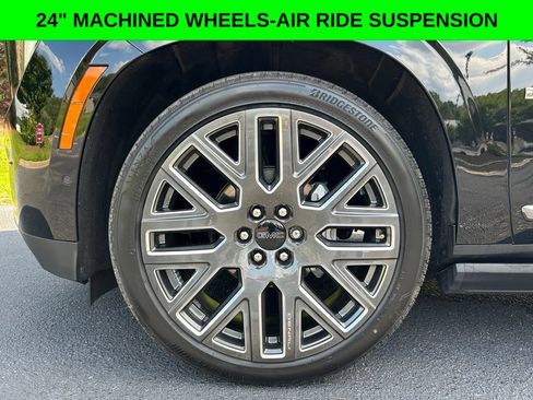 Used 2026 GMC Yukon Denali Ultimate AWD/4WD image 2
