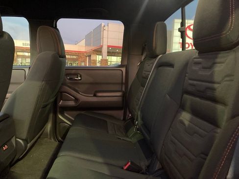 Used 2025 Nissan Frontier Pro-X image 10