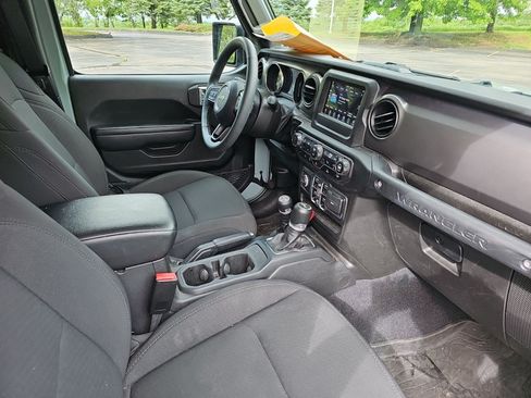 Used 2023 Jeep Wrangler Unlimited w/ Cold Weather Group AWD/4WD image 10
