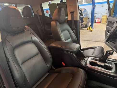 Used 2022 Chevrolet Colorado ZR2 w/ ZR2 Midnight Special Edition image 28