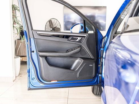 Used 2021 Porsche Macan S image 32