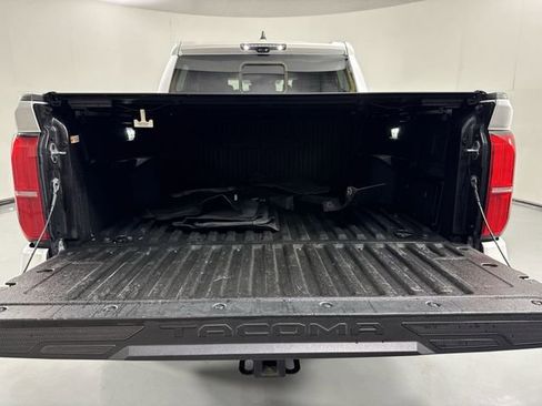 Used 2024 Toyota Tacoma Limited w/ Limited Package (LT) AWD/4WD image 33