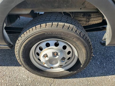 Used 2023 Ford Transit 250 Medium Roof AWD image 28