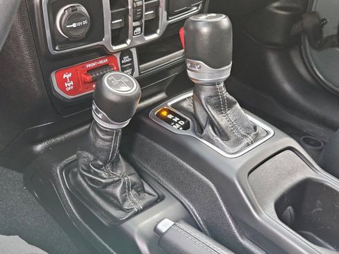 Used 2024 Jeep Wrangler Unlimited Rubicon image 20