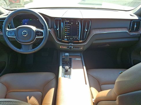 Used 2023 Volvo XC60 B5 Plus w/ Climate Package AWD/4WD image 10