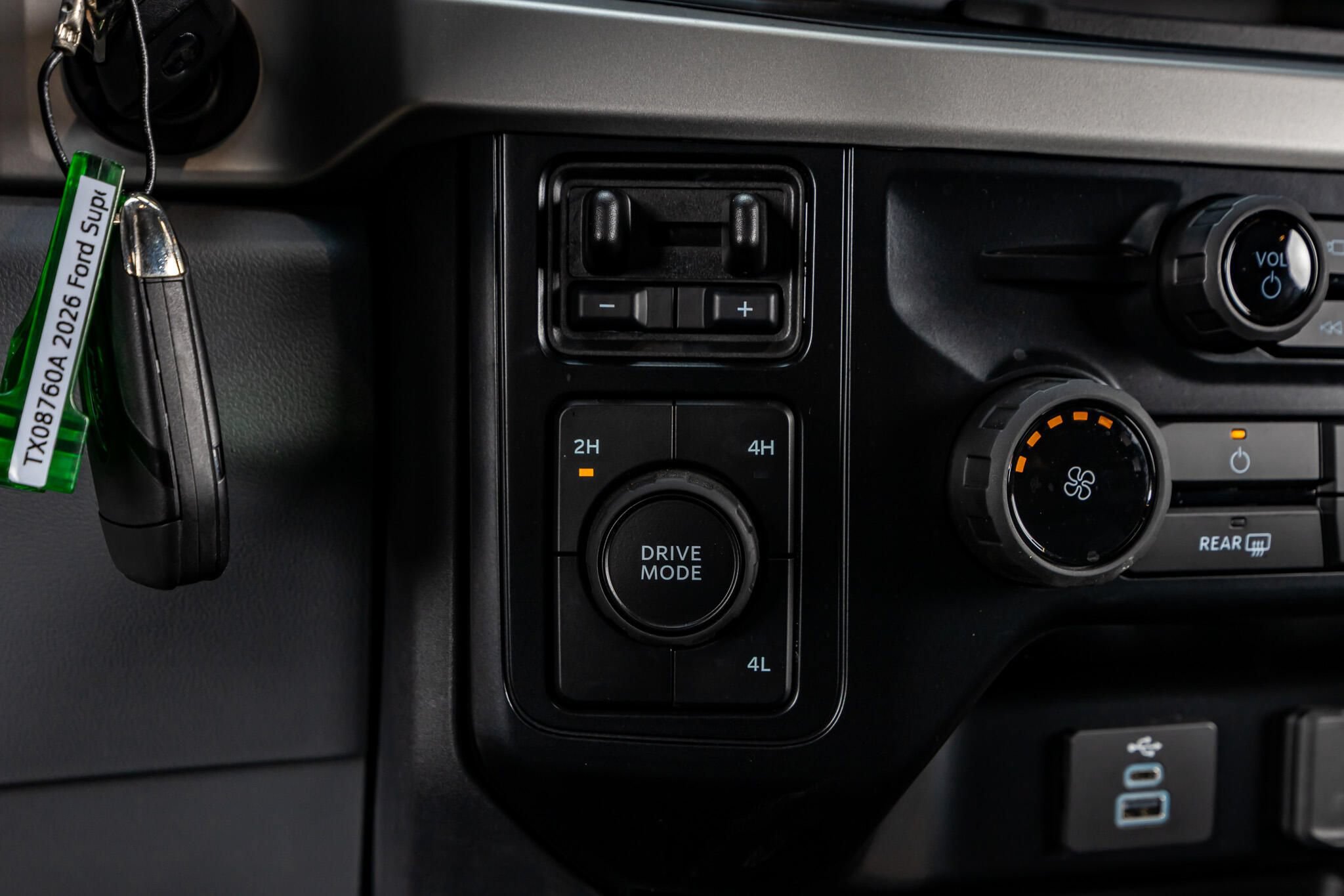 Used 2026 Ford F350 XLT w/ 360-Degree Camera Package AWD/4WD image 22