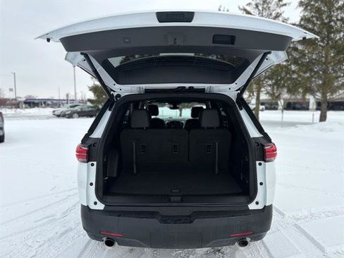 Used 2023 Chevrolet Traverse RS w/ LPO, Floor Liner Package AWD/4WD image 21