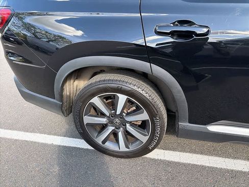 Used 2023 Honda Pilot Touring image 5