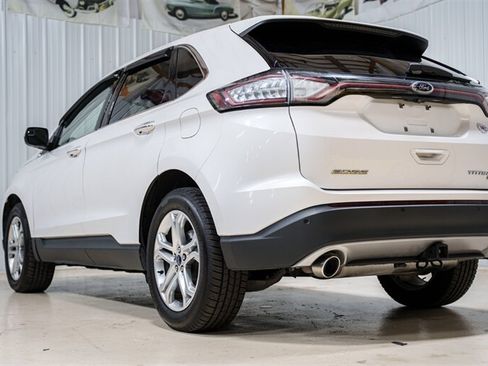 Used 2018 Ford Edge Titanium w/ Technology Package AWD/4WD image 5