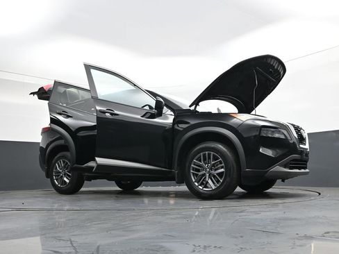 Used 2023 Nissan Rogue S image 45