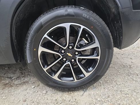 Used 2024 Chevrolet TrailBlazer LT AWD/4WD image 36