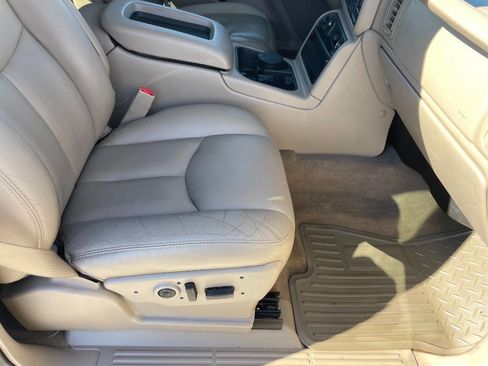 Used 2005 GMC Sierra 3500 SLT w/ Heavy-Duty Power Package image 33