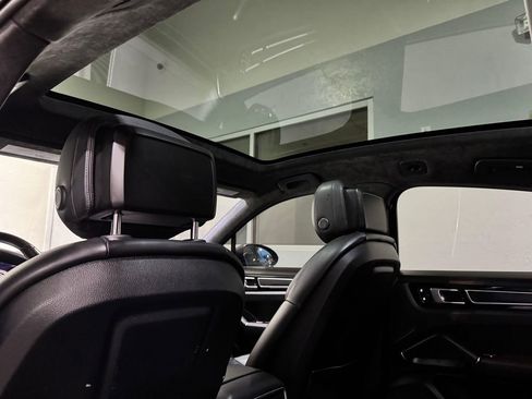 Used 2022 Porsche Cayenne GTS image 28