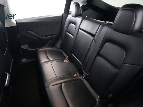 Used 2021 Tesla Model Y Long Range image 24