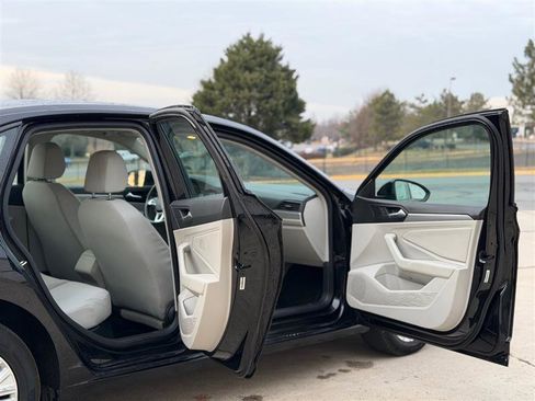 Used 2019 Volkswagen Jetta S w/ Driver Assistance Package image 11