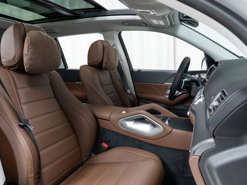 Used 2026 Mercedes-Benz GLS 450 4MATIC image 22