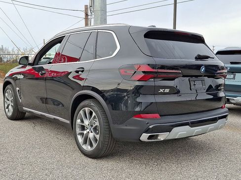 New 2026 BMW X5 xDrive50e w/ Premium Package AWD/4WD image 6