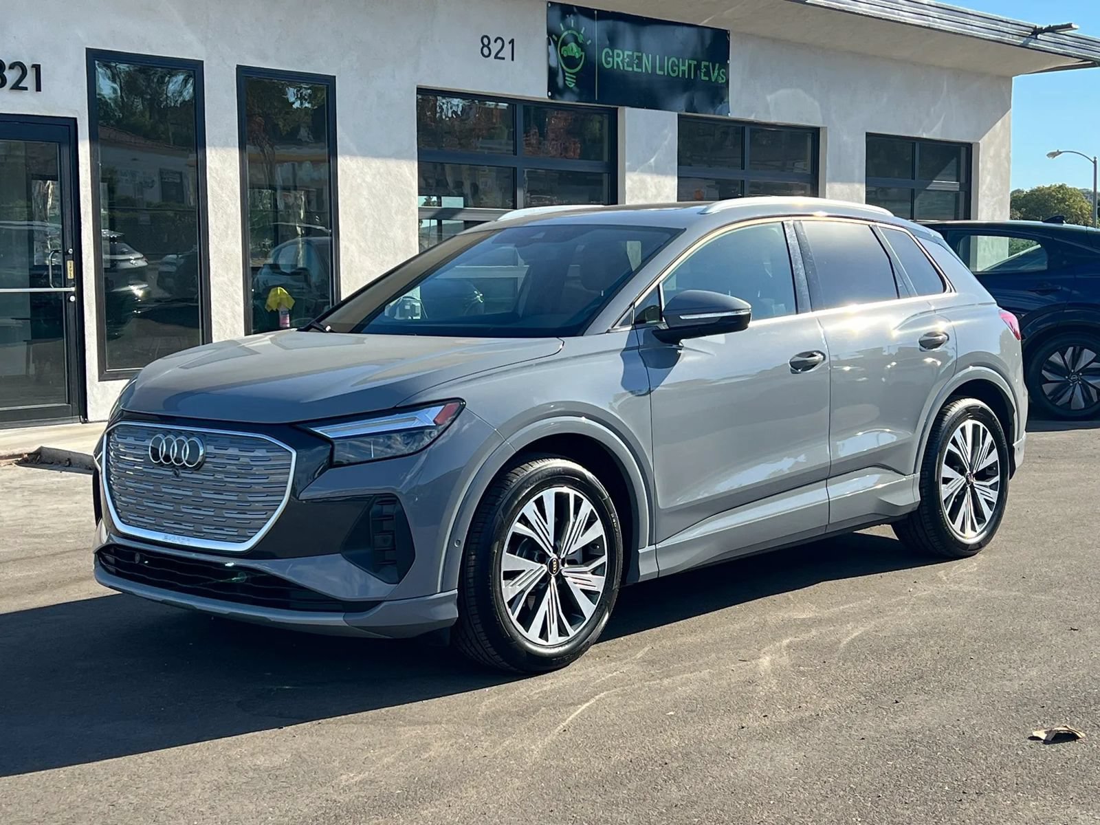 Used 2023 Audi Q4 e-tron Premium Plus w/ Premium Plus RWD image 1