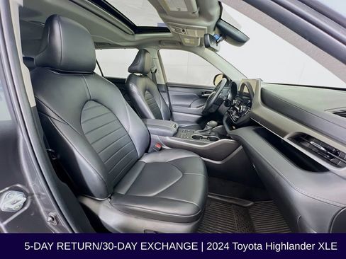 Used 2024 Toyota Highlander XLE image 32