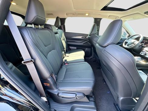 Used 2027 INFINITI QX60 Pure w/ Cargo Package FWD image 30