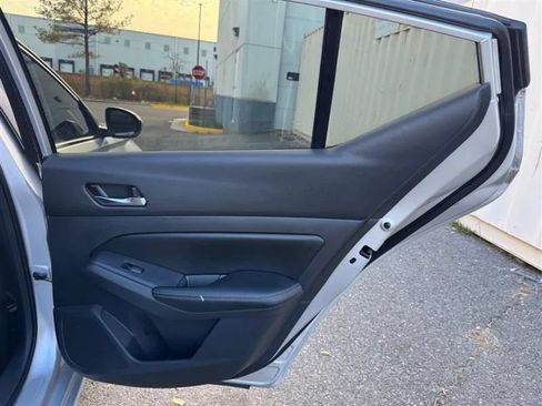 Used 2019 Nissan Altima 2.5 S FWD image 31