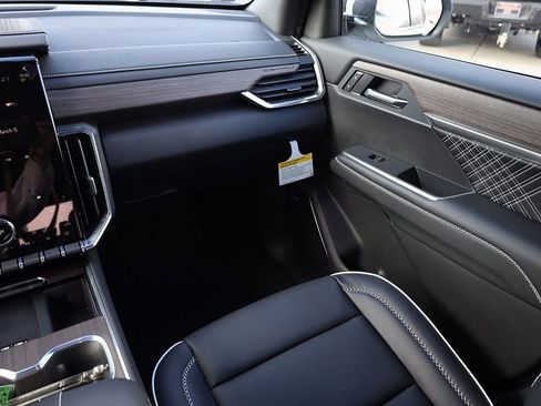 New 2026 GMC Acadia Denali w/ Super Cruise Package FWD image 21